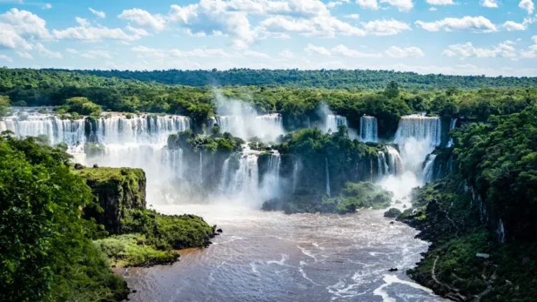Turismo No Brasil: 10 Destinos Imperdíveis Para Viver Antes de Partir!