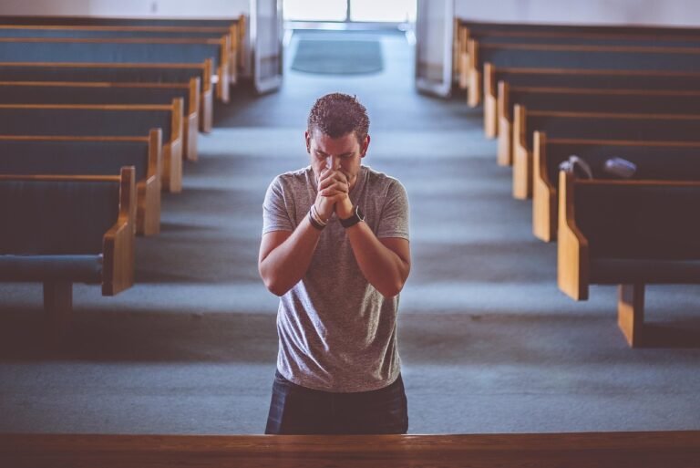 Ocultismo Acredita em Deus? A Resposta Vai te Surpreender!